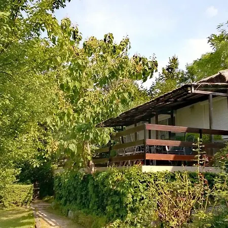 Bauer Bungalow * Balatonakarattya